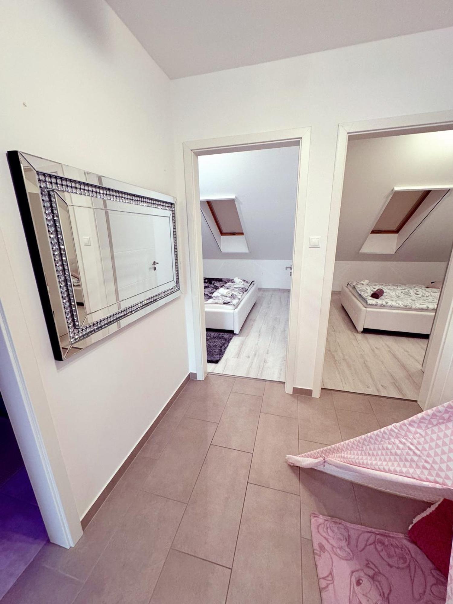 Exclusive Family Apartman Apartment Pécs Exterior photo